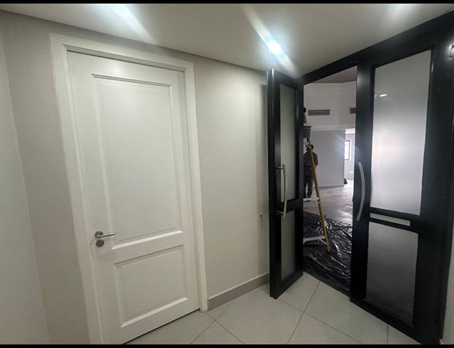 131M² OFFICE TO LET IN CENTURY CITY